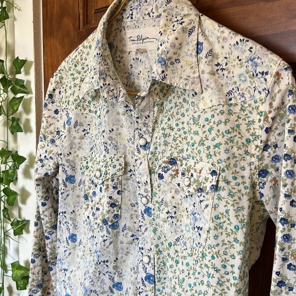 TRUE RELIGION 100% Cotton Pearl Snap Floral Western Shirt in Blue and White | S - Picture 3 of 11